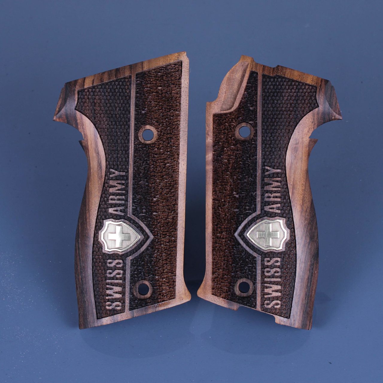 Sig P 220 Sarı Metal Haç Swiss Çift Motif Ceviz Ahşap Silah Kabze