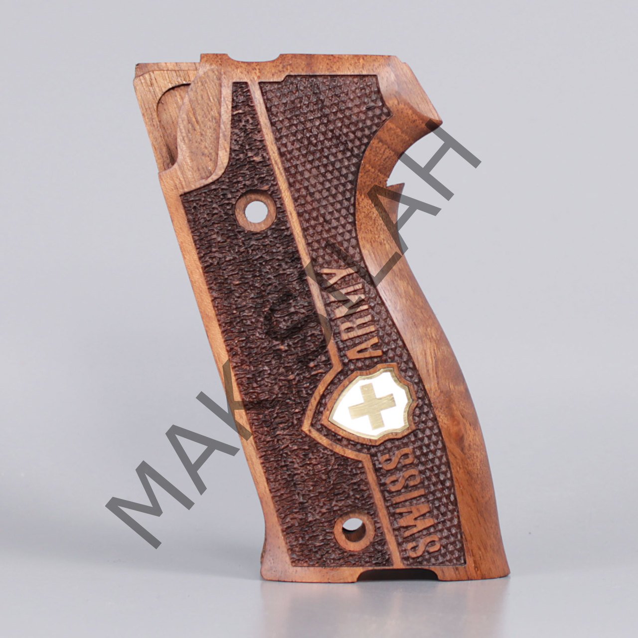 Sig P 210 Ortapedik Halkalı Sarı Metal Kalkan Haç Mineli Çift Motif Ceviz Ahşap Silah Kabze