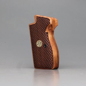 Sig P 210 Ortapedik Sarı Metal Arma Sig Balık Pulu Motif Ceviz Ahşap Silah Kabze