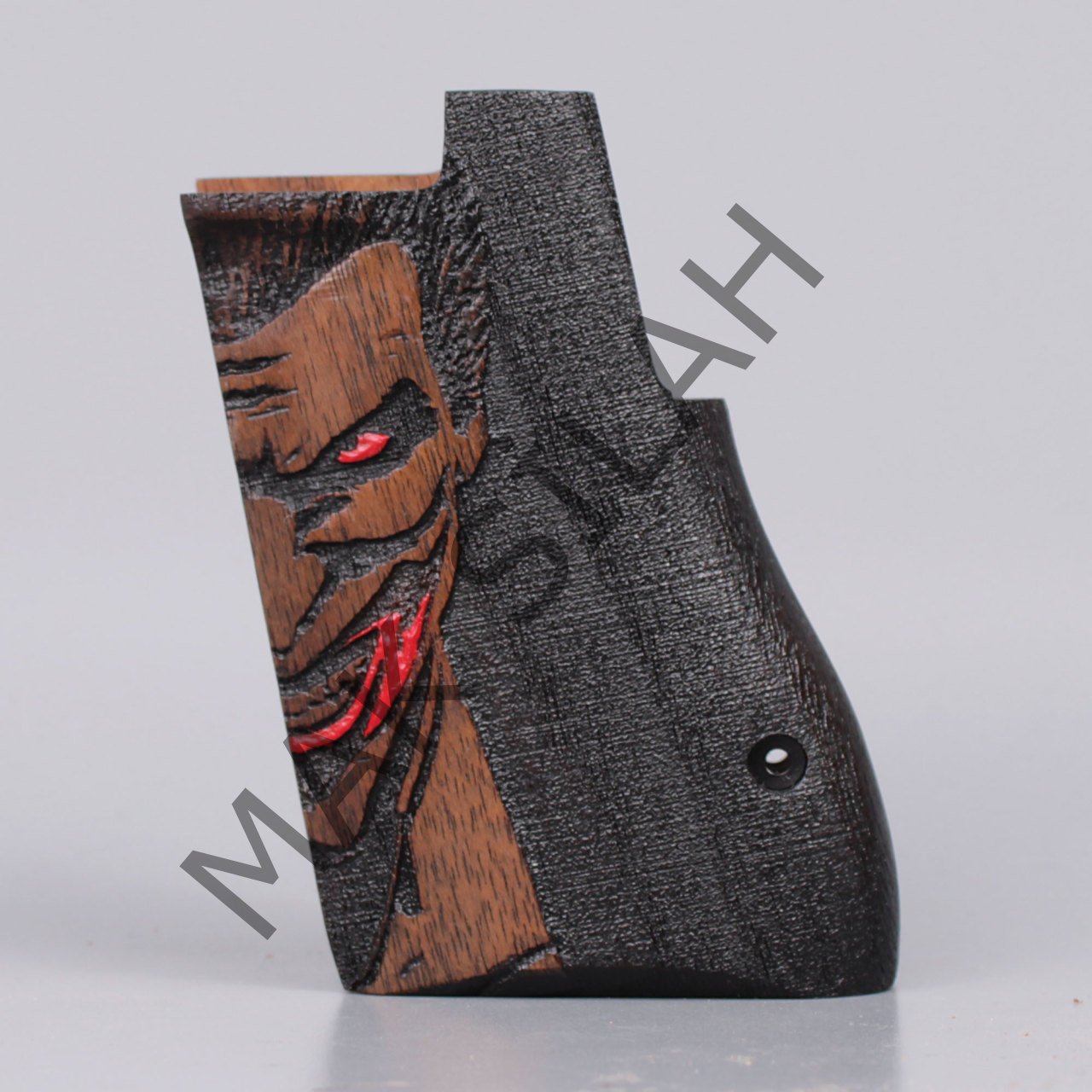 Desert Eagle Joker Kırmızı Göz Ağız Ceviz Ahşap Silah Kabze