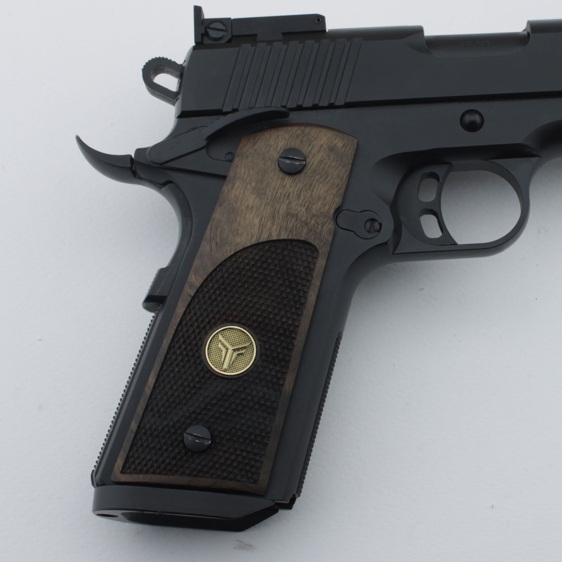 Yavuz 1911 Sarı Metal Kurt Brown Ceviz Ahşap Silah Kabze