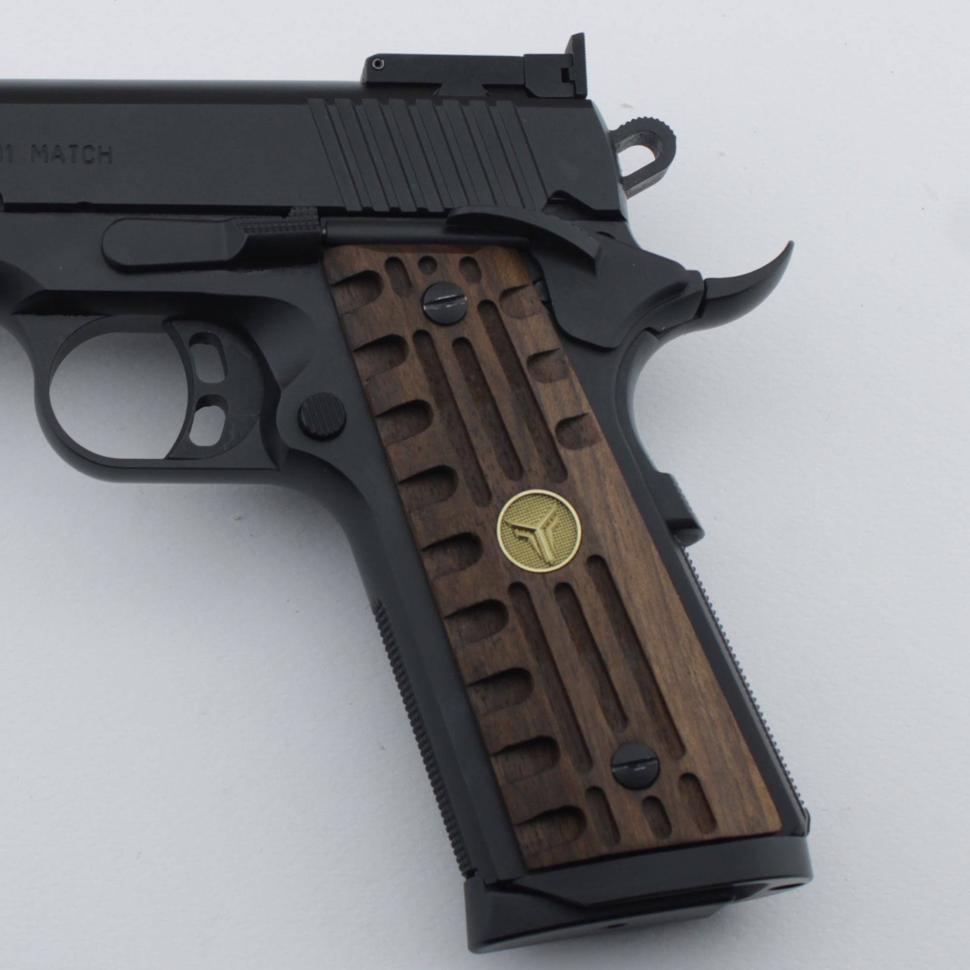 Yavuz 1911 Sarı Metal Kurt Brown Oluk Motif Ceviz Ahşap Silah Kabze