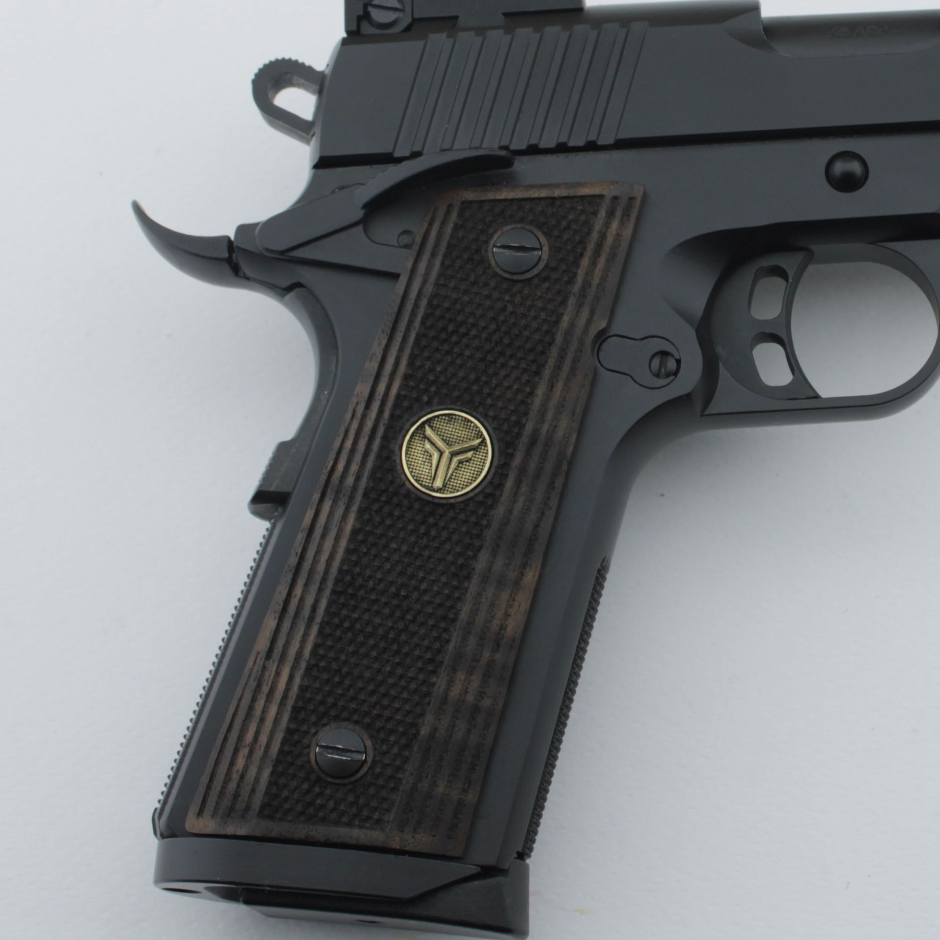 Yavuz 1911 Sarı Metal Kurt Damla Motif Ceviz Ahşap Silah Kabze