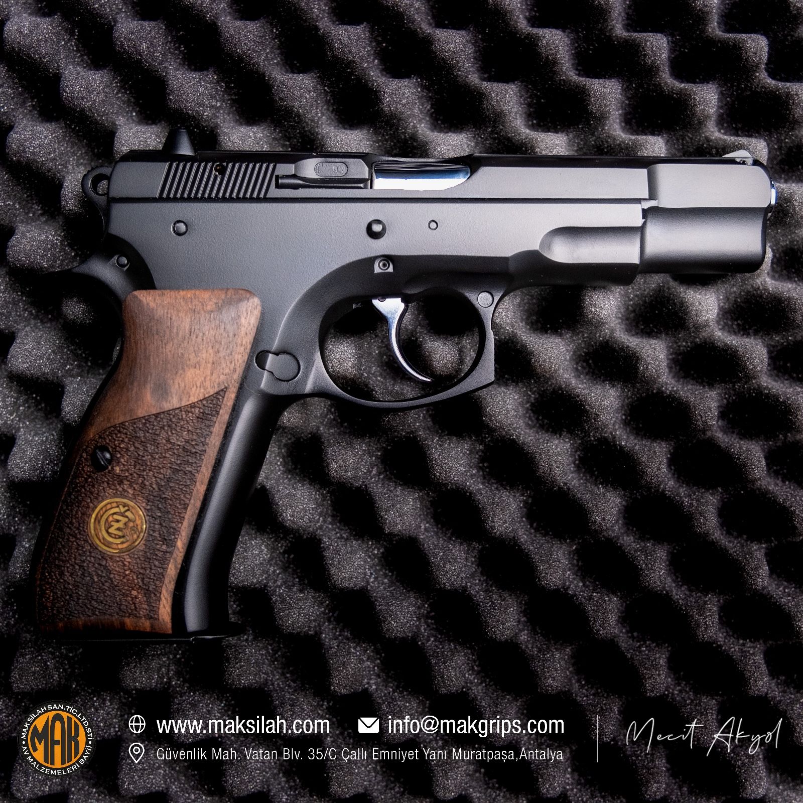 Cz 75 B // Siyah Cerekote Krom Detaylar Kök Kabze Tasarım