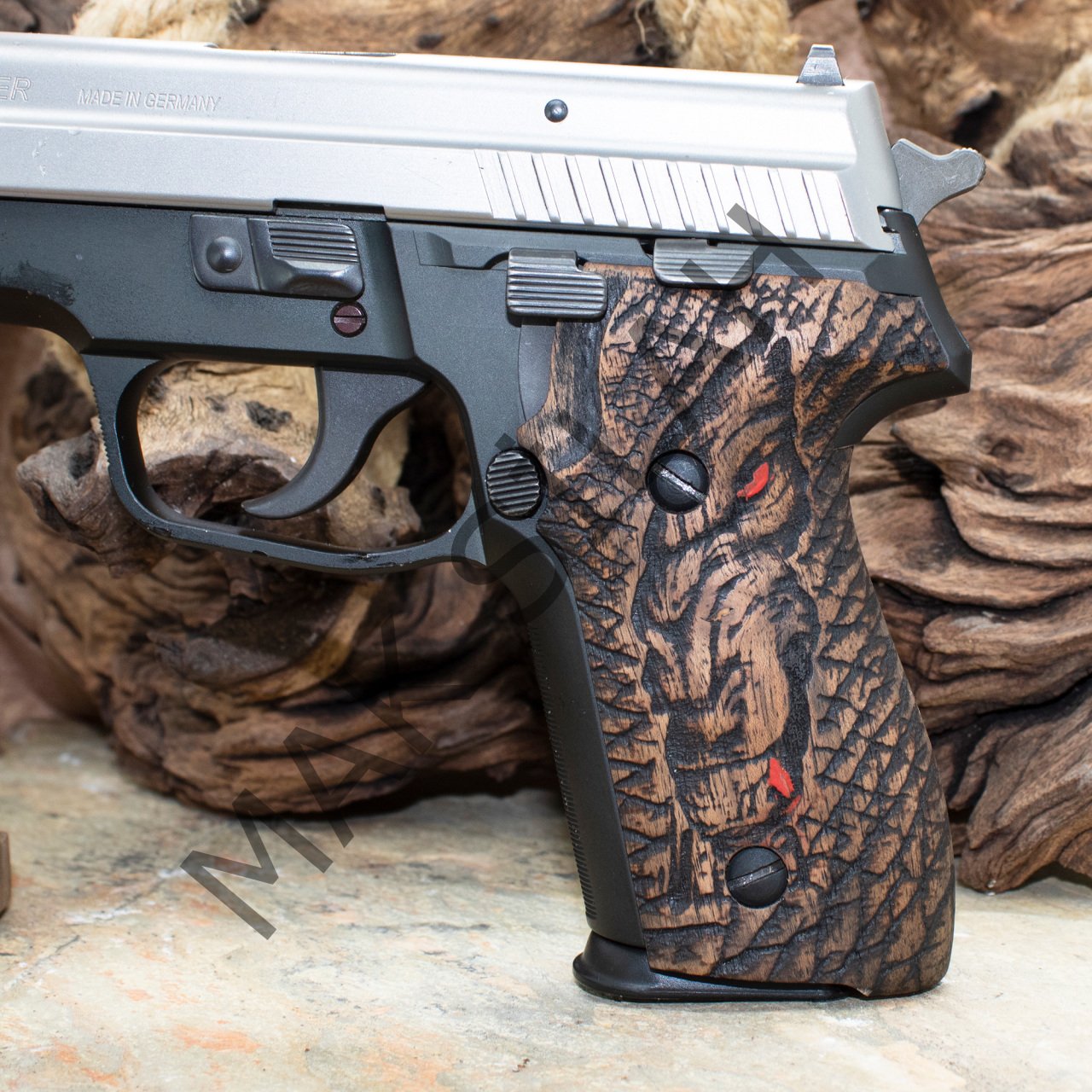 Sig Sauer P 229 Kurt Kırmızı Göz Diş Ceviz Ahşap Silah Kabze