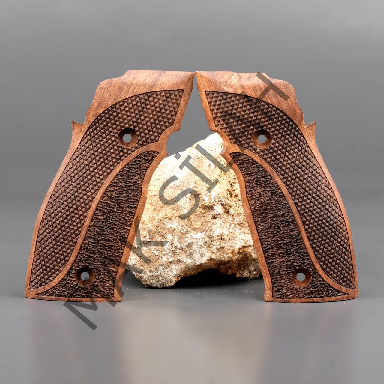 Sig Sauer X5 X6 Çift Motif Ceviz Ahşap Silah Kabze
